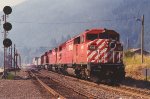 Eastbound intermodal makes a crew change